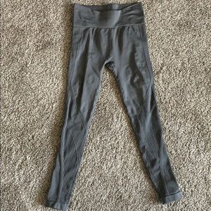 Zyia Gray Grid Performance Hi- Rise 7/8 24”